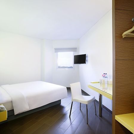 Amaris Hotel Madiun Exteriör bild