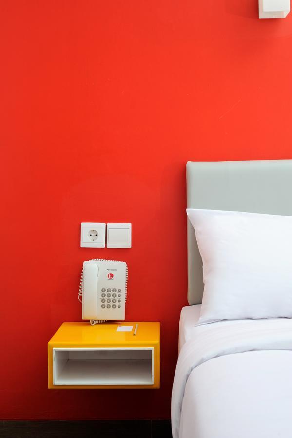 Amaris Hotel Madiun Exteriör bild
