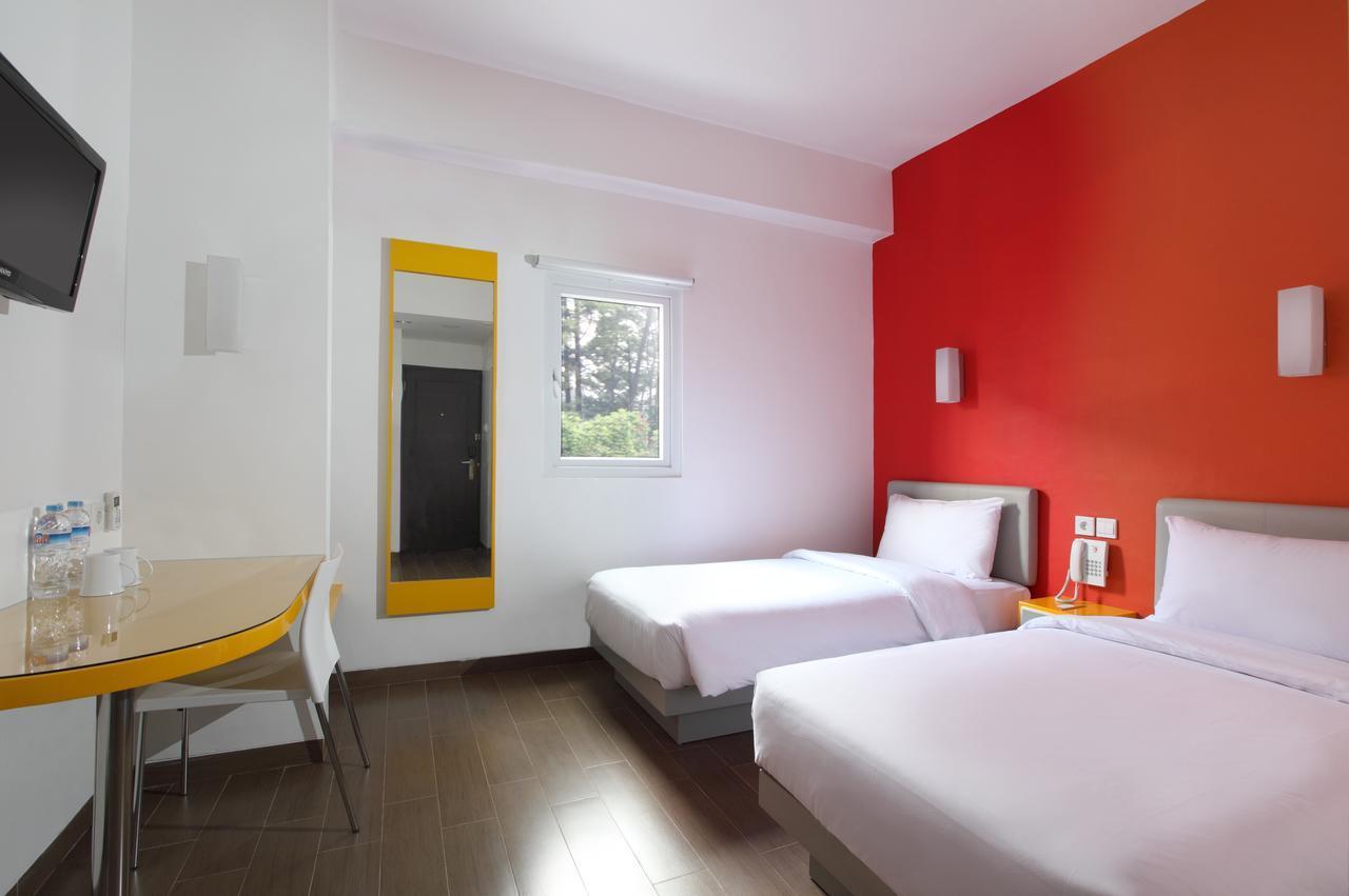 Amaris Hotel Madiun Exteriör bild