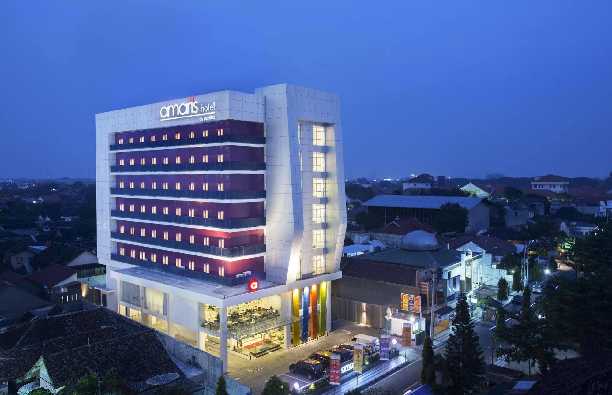 Amaris Hotel Madiun Exteriör bild